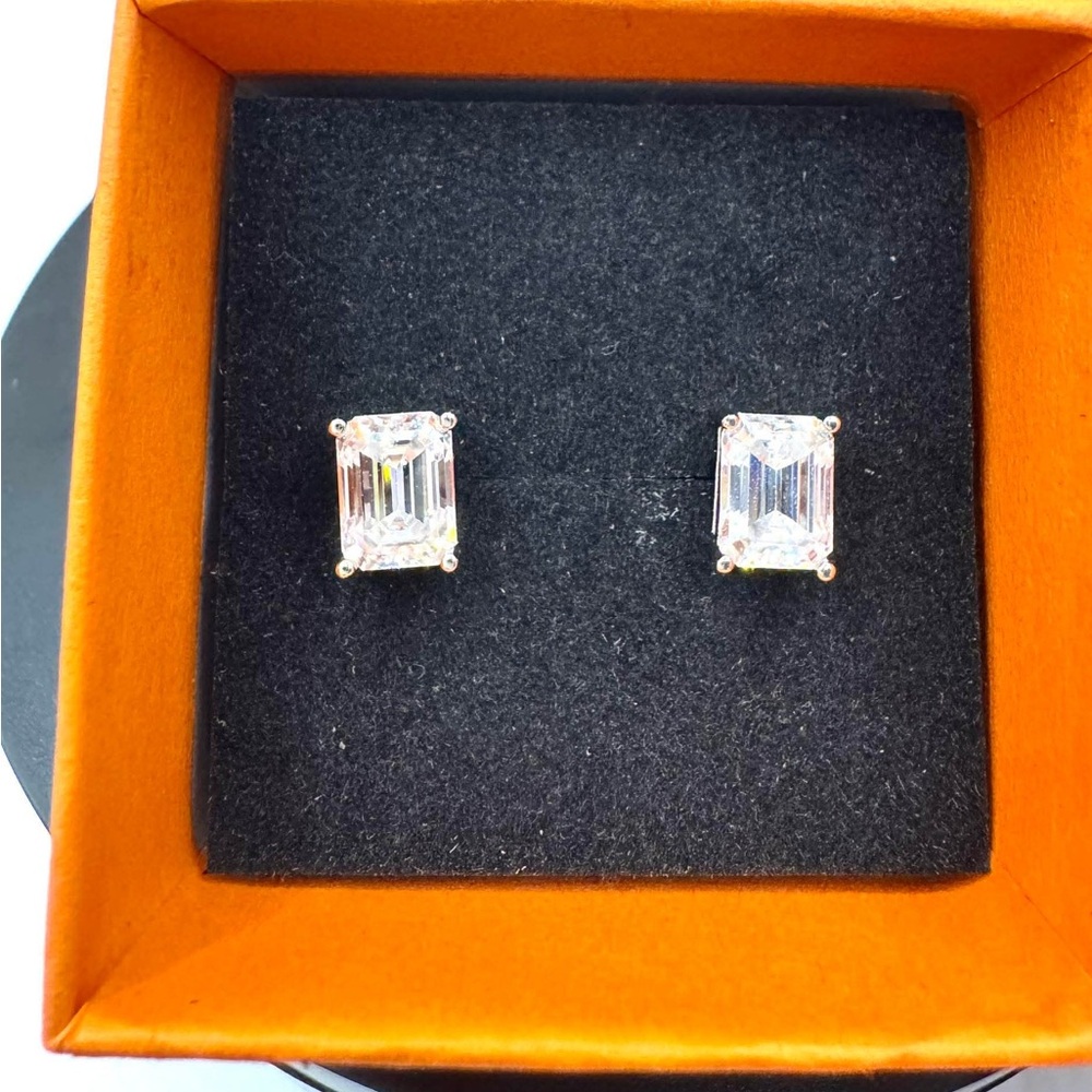 Emerald earrings